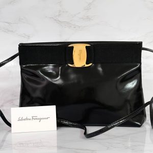 m56816982713 1 Bottega Veneta Intreccio Mirage Leather Shoulder Bag Noir