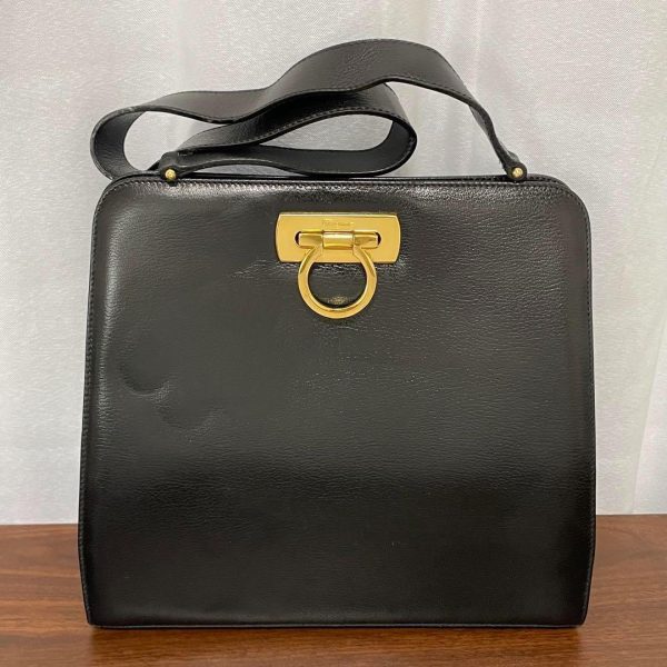 m85546279471 3 Ferragamo Shoulder Bag Gancini Leather Black