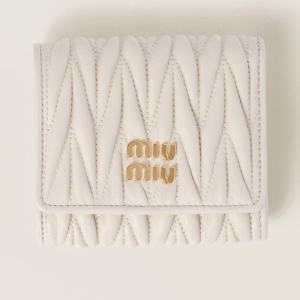 miu 0427 1 MIU MIU Matelasse Leather Wallet White