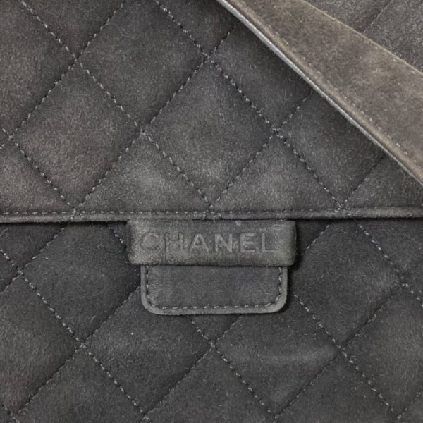 on1816 7 Chanel Matelasse Quilted Shoulder Bag Suede Black