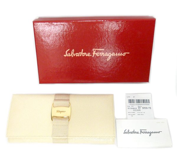 on4556 7 Salvatore Ferragamo Vara Bifold Long Wallet Lizard Embossed Ivory Gold