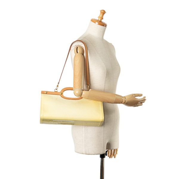 q0hcq4udob2bp5ce 8 Louis Vuitton Vernis Roxbury Drive Shoulder Bag Beige Patent Leather