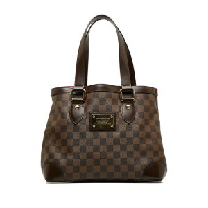 r14cd961oa9igzwd 1 Louis Vuitton Boite Chapeau Souple Monogram Vernis Shoulder Bag Amarante