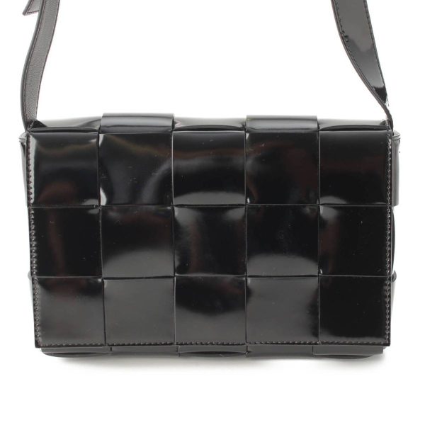 re bot sh u 00009 Bottega Veneta Patent Maxi Intrecciato Cassette Shoulder Bag Black