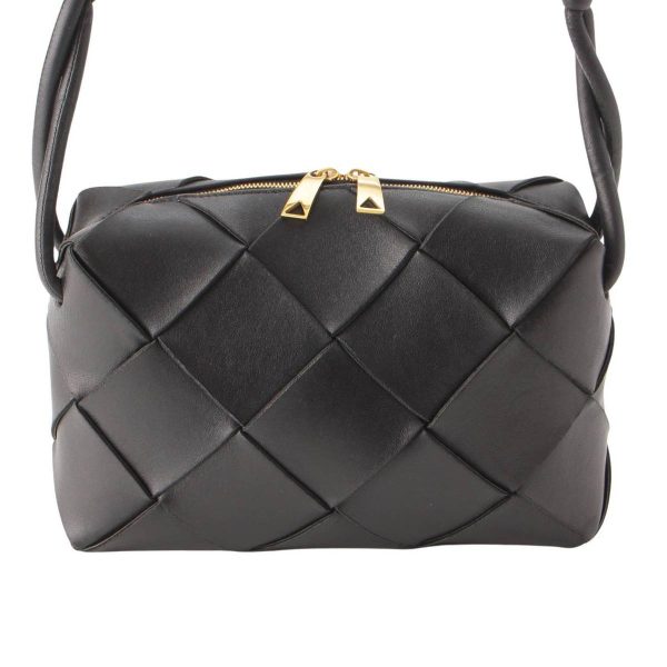 re bot sh w 00115 Bottega Veneta Maxi Intrecciato Cassette Small Shoulder Bag Black