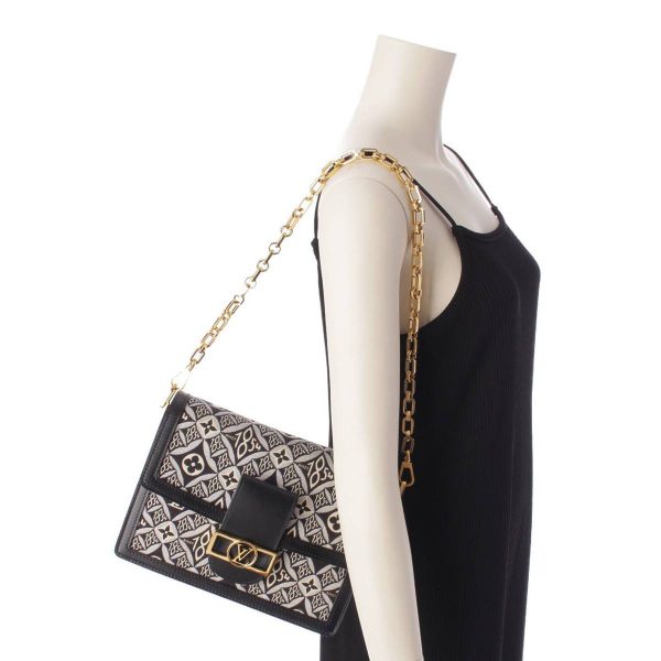 re lou sh w 00350 9 Louis Vuitton SINCE 1854 Dauphine MM Chain Shoulder Bag Black