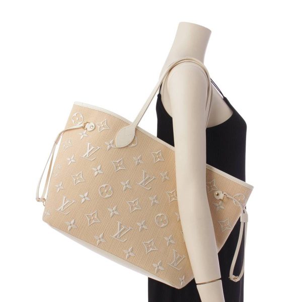 re lou to w 00127 9 Louis Vuitton Neverfull MM by the Pool Tote Bag White