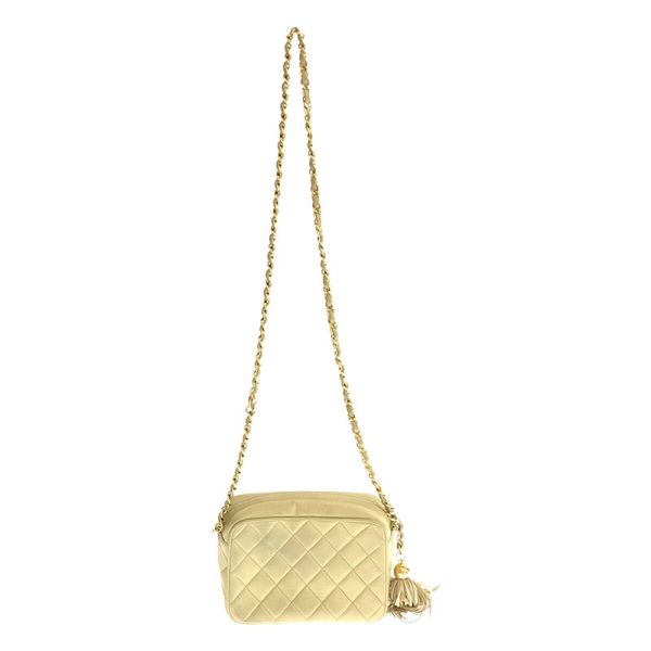 w6gm2vxx0s4r 2 Chanel Vintage Matelasse Shoulder Bag Beige