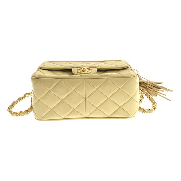 w6gm2vxx0s4r 5 Chanel Vintage Matelasse Shoulder Bag Beige