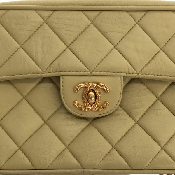 w6gm2vxx0s4r 7 Chanel Vintage Matelasse Shoulder Bag Beige