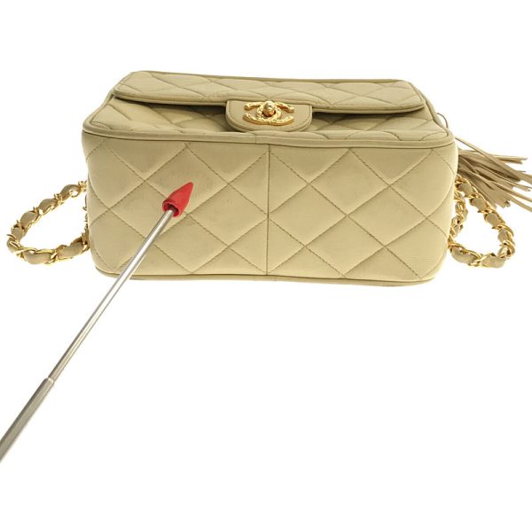 w6gm2vxx0s4r 9 Chanel Vintage Matelasse Shoulder Bag Beige