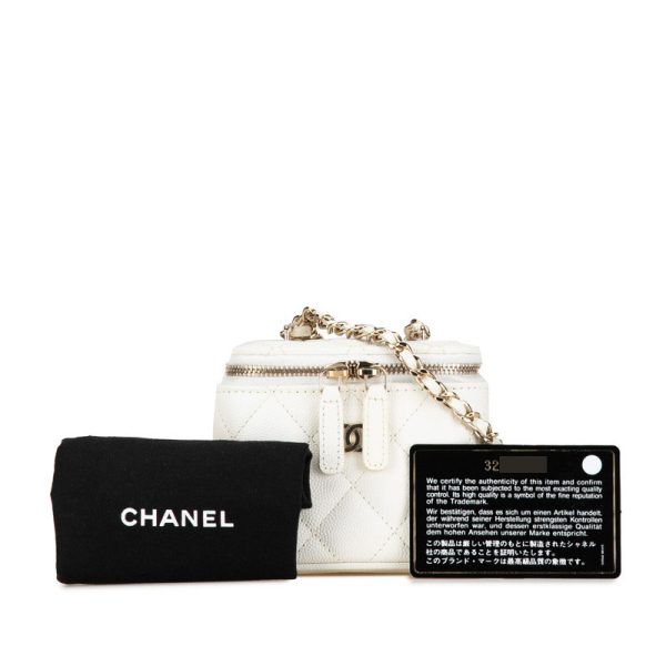 yut0mqwiflzkkjhy 9 CHANEL Matelasse CocoMark Chain Mini Vanity Bag White