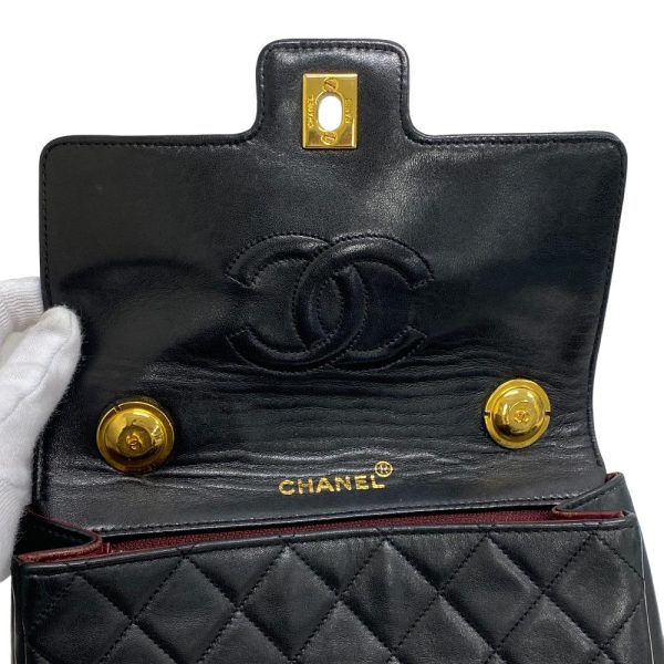 z0004615 7 CHANEL Matelasse Turnlock Vintage Handbag Black