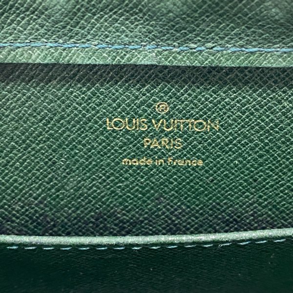 z0005557 11 LOUIS VUITTON M30184 Baikal Taiga Shoulder Bag Green