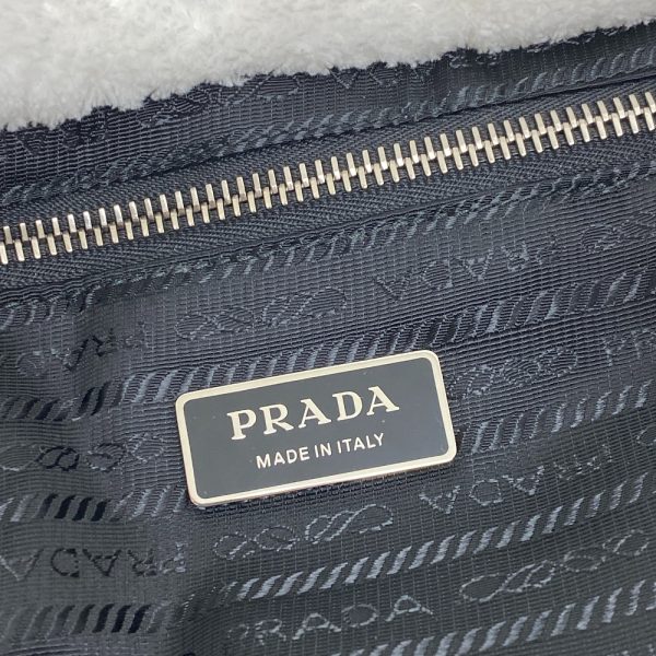 z0005777 7 PRADA Tote Bag White