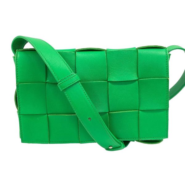 z0005782 1 BOTTEGAVENETA Maxi Intrecciato Cassette Shoulder Bag Green