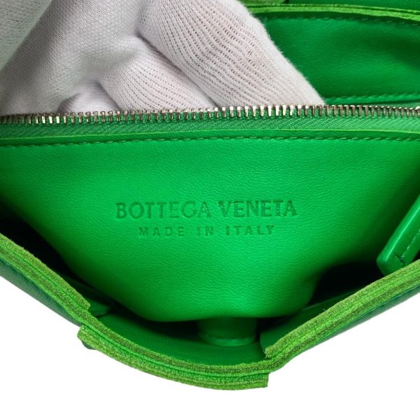 z0005782 9 BOTTEGAVENETA Maxi Intrecciato Cassette Shoulder Bag Green