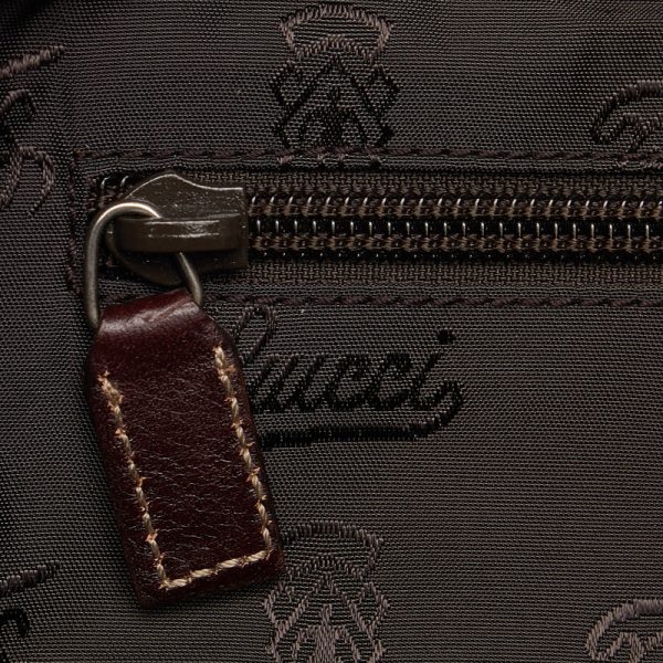 zykwoixp1pjxiqq9 9 Gucci Logo Crest Embossed Silver Hardware Shoulder Bag Brown