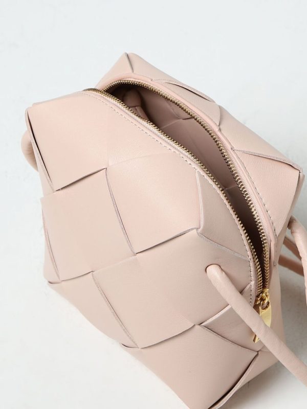 027bdd03f5f7503 gi 4 Bottega Veneta Spring Summer Bag Pink