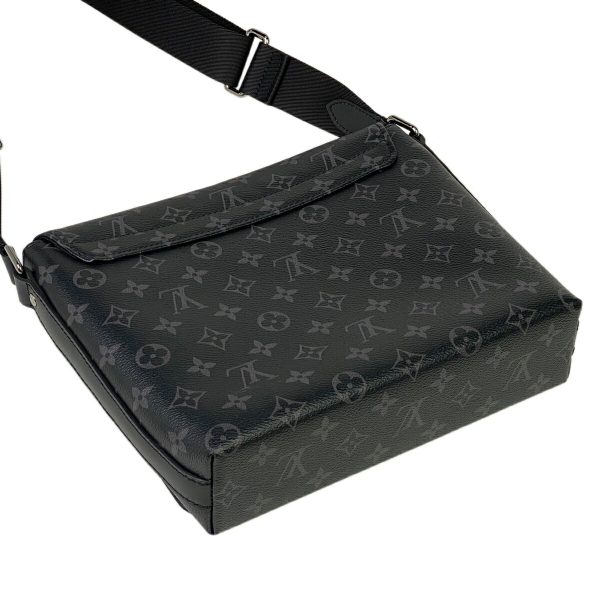 1000057670903 12 Louis Vuitton District PM NV2 Shoulder Bag Eclipse Noir Black