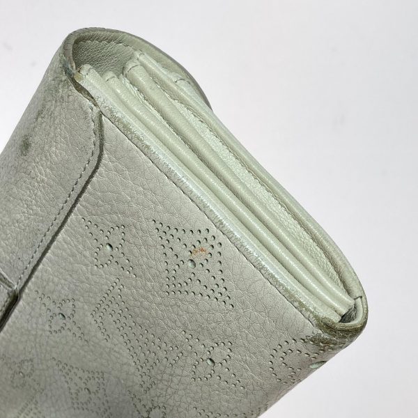 1001103619006 4 LOUIS VUITTON Mahina Portefeuille Iris wallet White