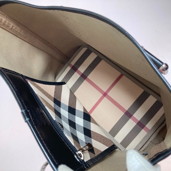 1001103636317 7 BURBERRY Nova check pattern tote bag beige