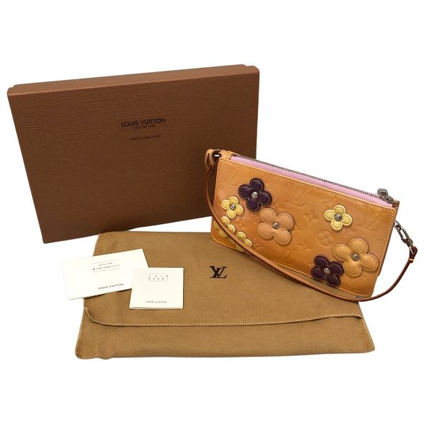 1003101951744 1 rbg LOUIS VUITTON Vernis Flower Lexington Accessory Pouch Orange