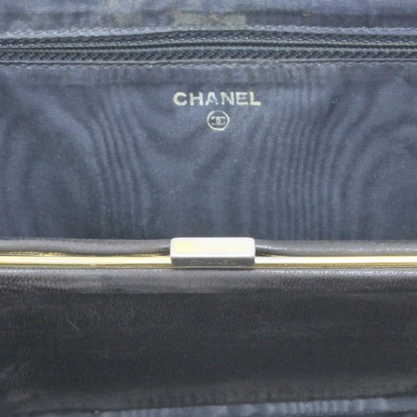 1010104812866 7 CHANEL Caviar skin wallet