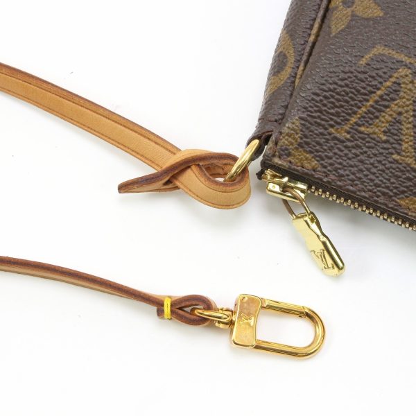 1010104816895 7 LOUIS VUITTON Monogram Accessory Pouch M51980