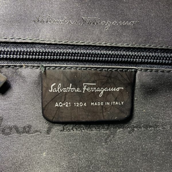 1016003295267 6 Ferragamo Handbag Black