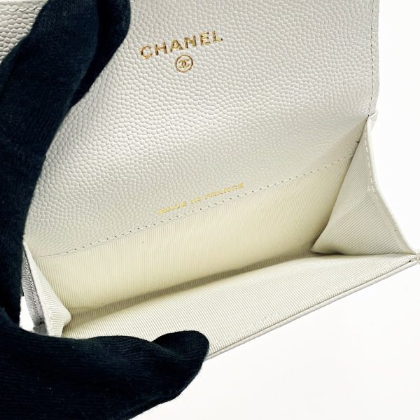 1017004122187 3 CHANEL Matelasse White Card Case CocoMark Caviar Skin