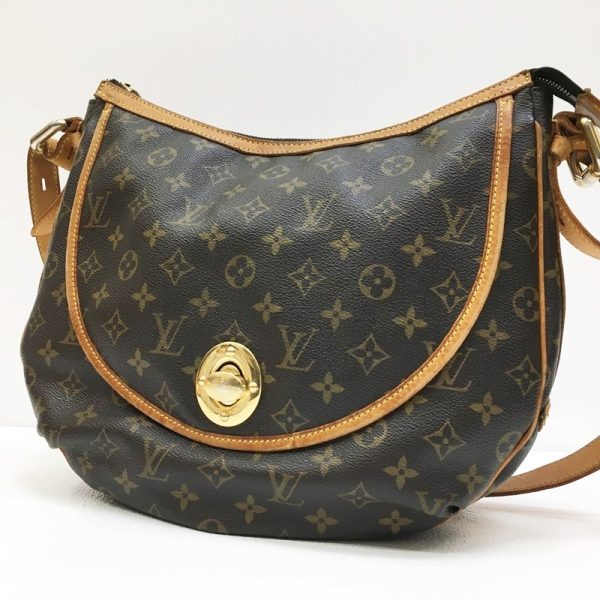 122 20230224 a 3 01 Louis Vuitton Thuram GM Shoulder Bag Monogram Brown