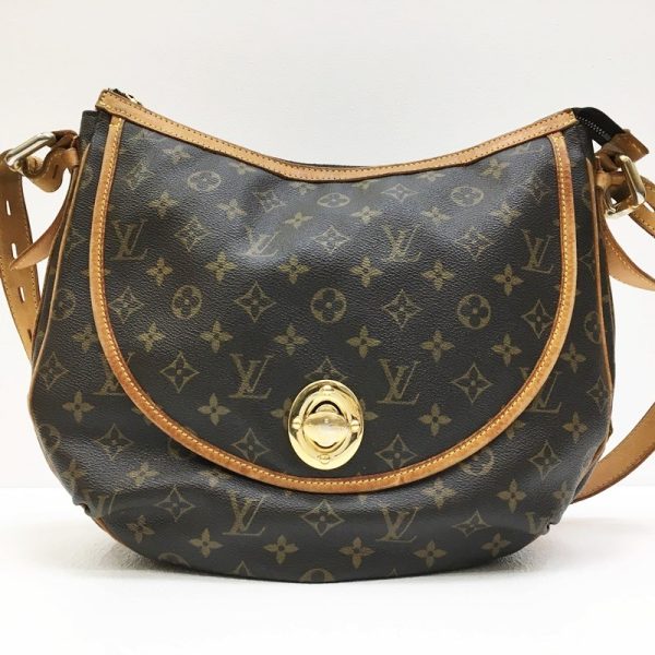 122 20230224 a 3 02 Louis Vuitton Thuram GM Shoulder Bag Monogram Brown