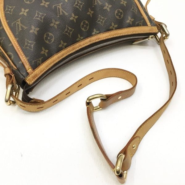 122 20230224 a 3 06 Louis Vuitton Thuram GM Shoulder Bag Monogram Brown