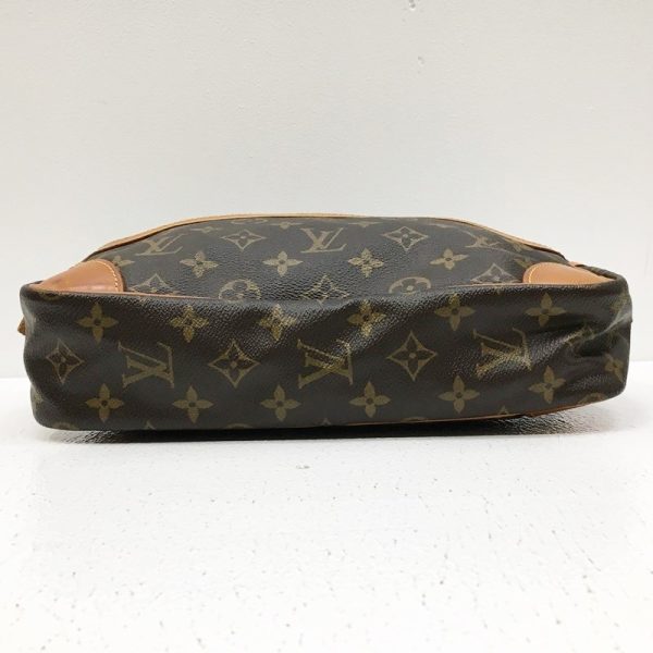 122 20231005 a 3 05 Louis Vuitton Compiegne 28 Shoulder Bag Monogram Brown