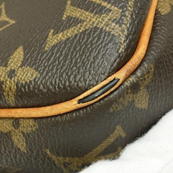 122 20231117 a 1 13 Louis Vuitton Batignolles Horizontal Tote Bag Monogram Brown