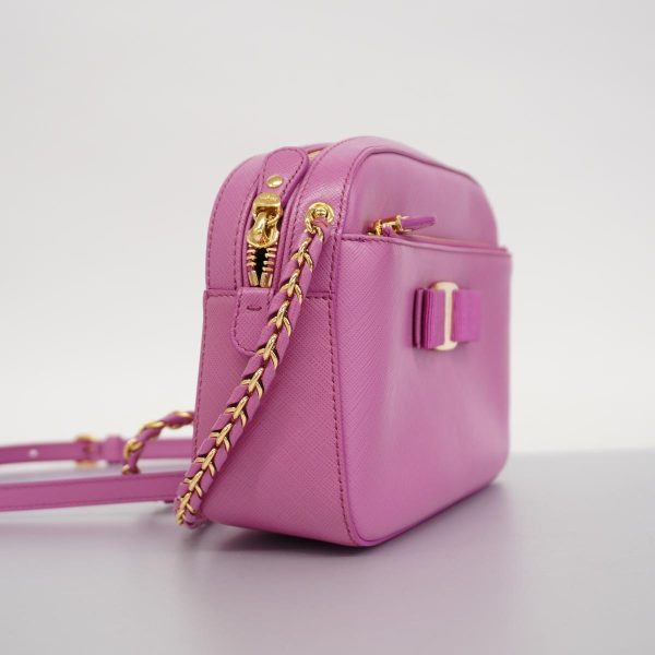 1240001036732 2 Salvatore Ferragamo Vara Shoulder Bag Pink