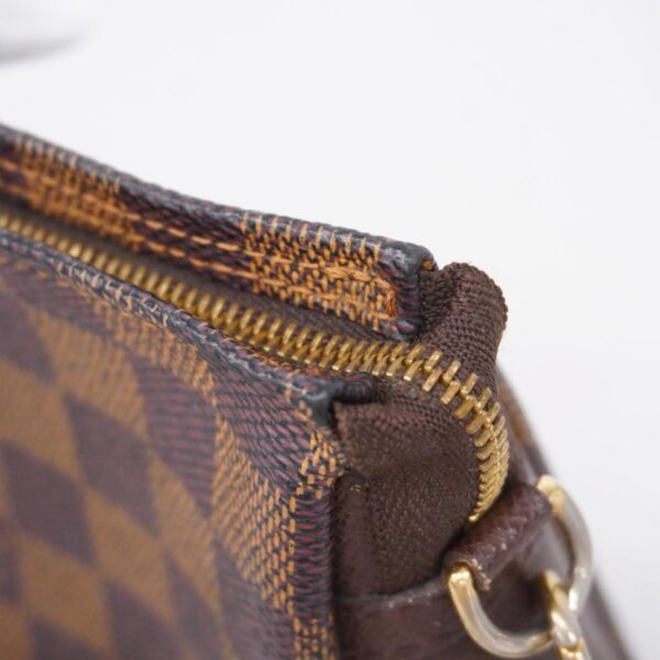 1240001048901 8 Louis Vuitton Damier Truth Makeup Pouch