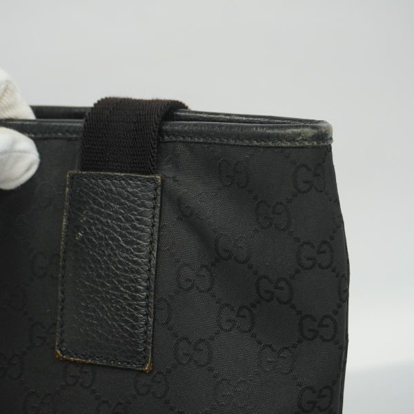 1240001050104 12 Gucci Nylon Tote Bag Black