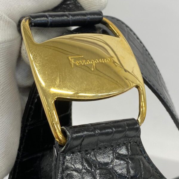 1240001053066 9 Salvatore Ferragamo Vara Shoulder Bag Black