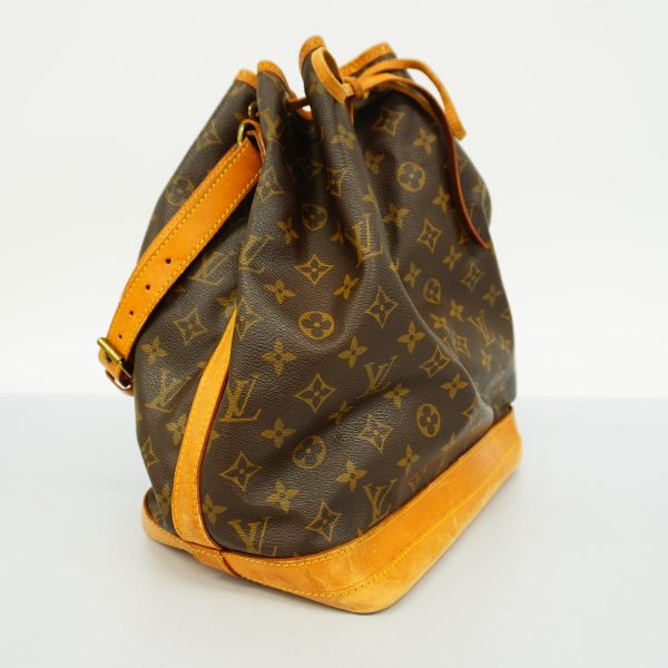 1240001053139 2 Louis Vuitton Noe Monogram Shoulder Bag Brown