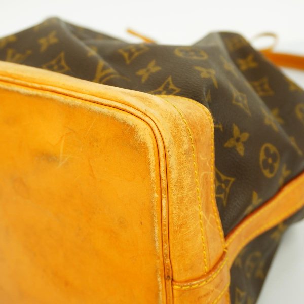 1240001053139 6 Louis Vuitton Noe Monogram Shoulder Bag Brown