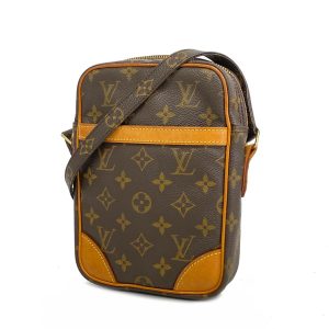 1240001053280 1 Louis Vuitton Multicle 4 Key Case Taiga