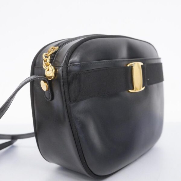 1240001053349 2 Salvatore Ferragamo Vara Shoulder Bag Black