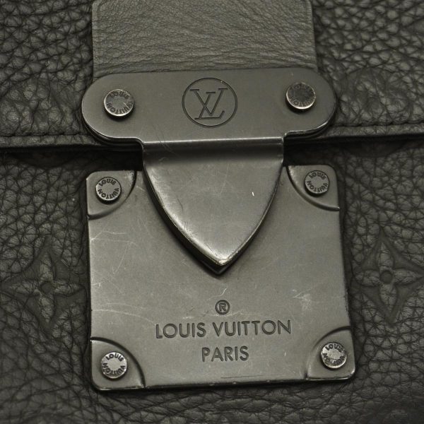 1240001053804 8 Louis Vuitton S Lock Messenger Taurillon 2Way Bag Noir Black