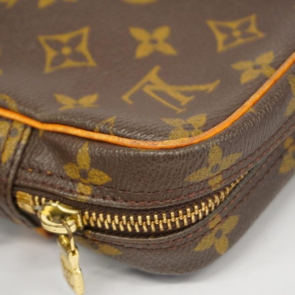 1240001054479 6 Louis Vuitton Danube Monogram Shoulder Bag Brown