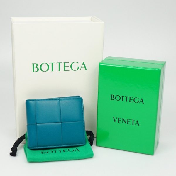 1240002047472 6 BOTTEGA VENETA 749455 Bi fwallet cassette coin Blue wallet