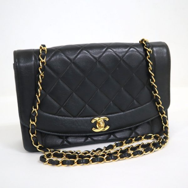 2000111255000154 1 CHANEL shoulder bag Matelasse black