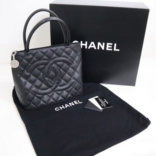 2000112256200002 10 CHANEL tote caviar skin black