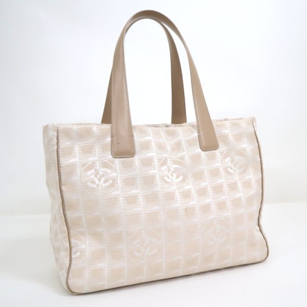 2000112256300041 1 CHANEL Line Tote MM Beige